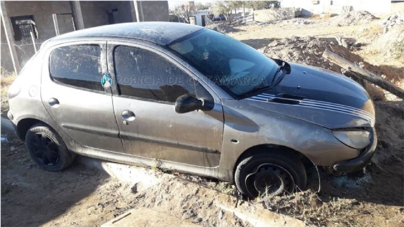 Conductor alcoholizado perdió el control y chocó contra el cordón