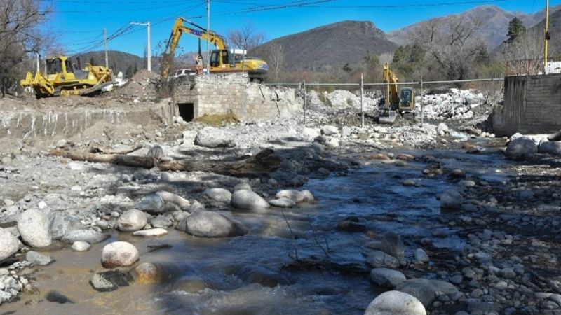 Jalil firmó convenio con Quintela y supervisó inicio de obras en El Rodeo
