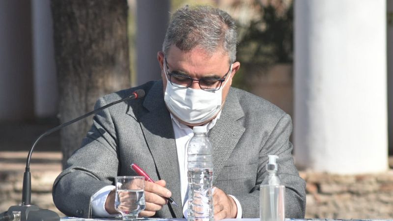 Raúl firmó convenios con los Ministerios de Salud y del Interior de la Nación