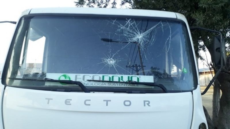 Seguidores de Arévalo dañaron camiones oficiales