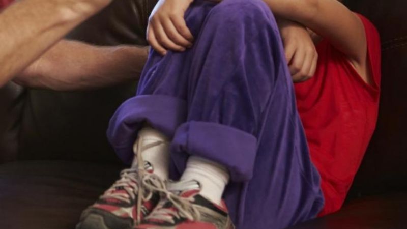 Sólo 5 años de cárcel para un hombre que prostituía a sus hijos a cambio de vino