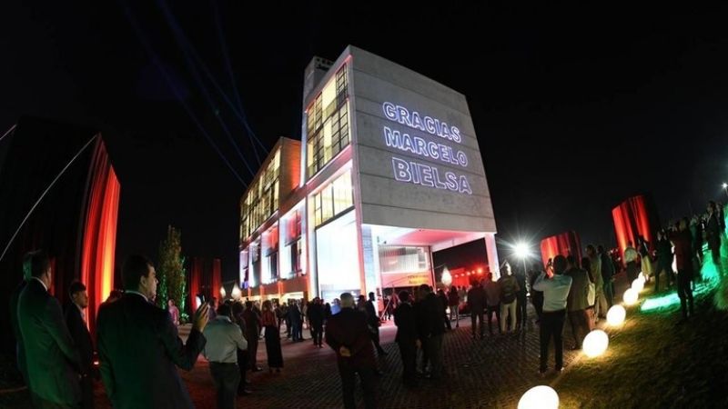 Para "Ñuls", Bielsa es mucho más que un buen entrenador