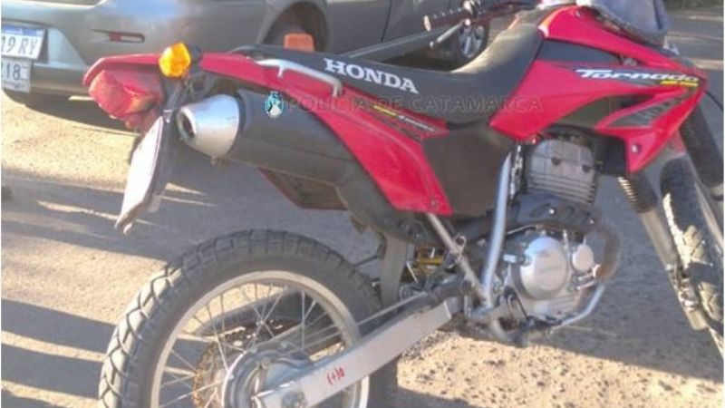 Choques protagonizados por motos: tres heridos