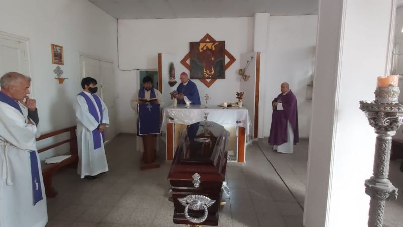 Los restos del Padre “Panchito” Rojas descansan en el panteón del clero