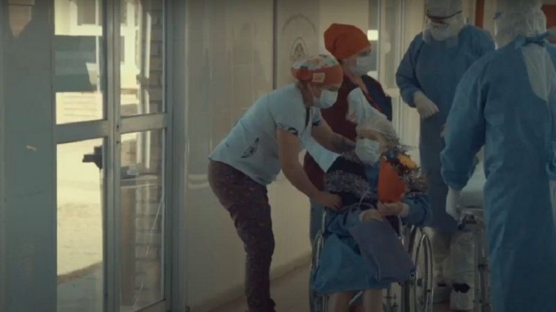 Con 93 años, venció al coronavirus y se hizo viral