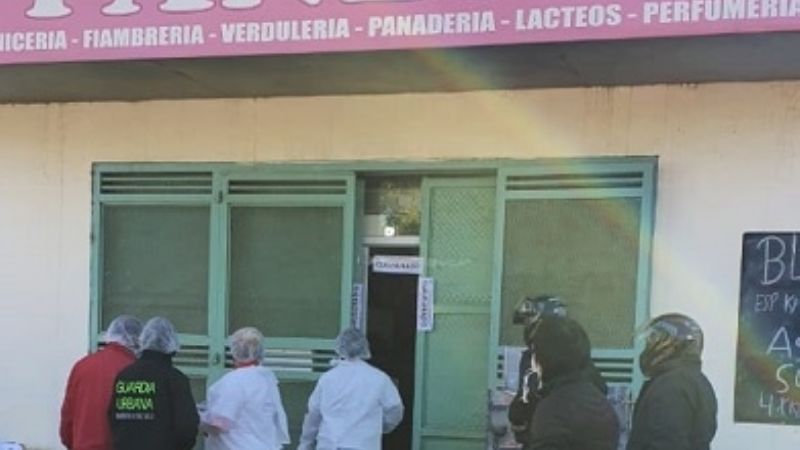 Clausuran supermercado en San Isidro
