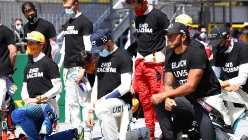 Con variantes, los pilotos protestaron contra el racismo