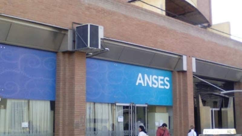 Suspenden el pago de las cuotas de julio y agosto de los créditos ANSES