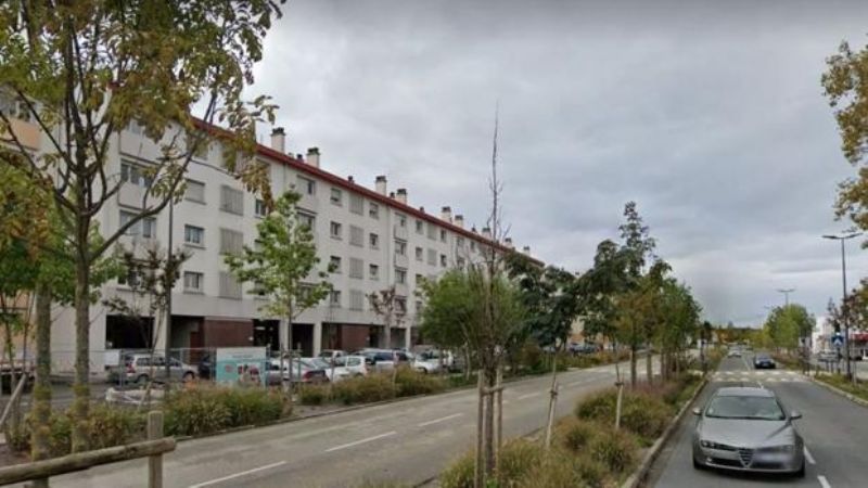 Conductor de autobús sufre muerte cerebral tras discutir con pasajeros