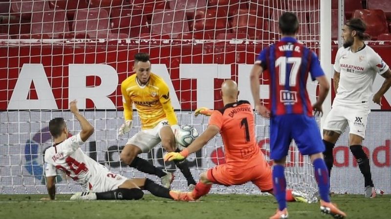 Lucas Ocampos, "héroe" del Sevilla en los dos arcos