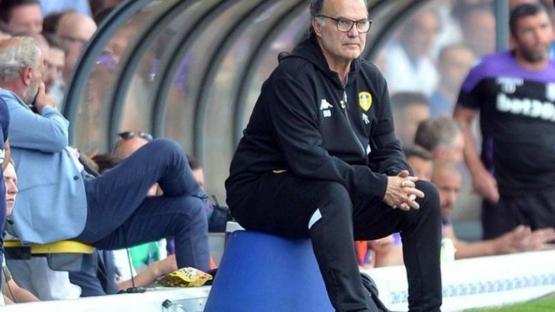 Brentford ganó y le mete presión al Leeds de Bielsa
