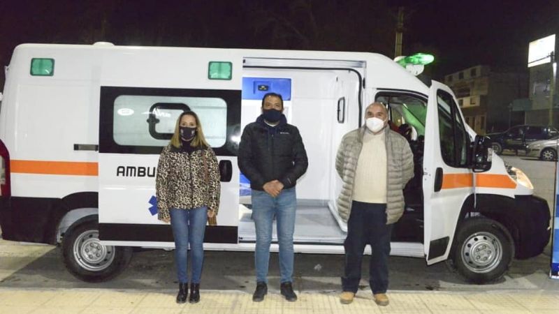 Sánchez entregó al hospital una ambulancia de alta complejidad