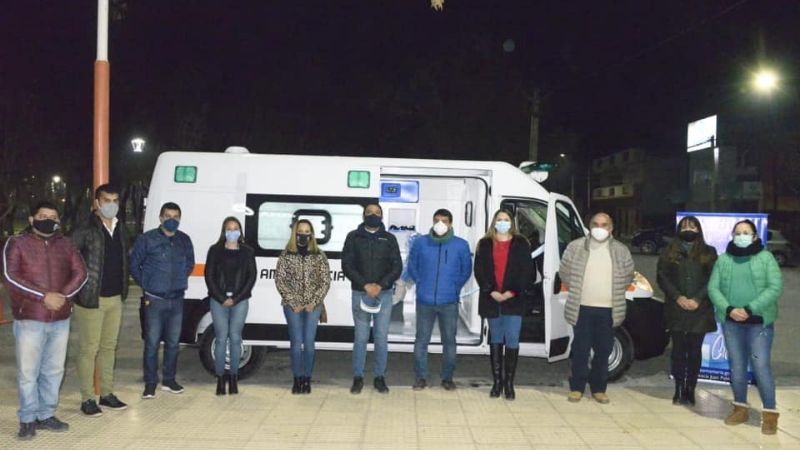 Sánchez entregó al hospital una ambulancia de alta complejidad