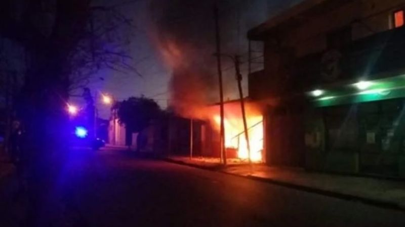 Murió un hombre tras un incendio en una tapicería