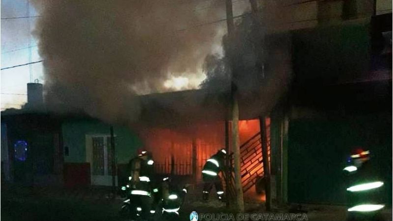 Murió un hombre tras un incendio en una tapicería