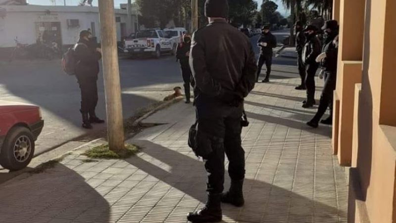 Personal de comisaría de Valle Viejo está aislado por un caso positivo