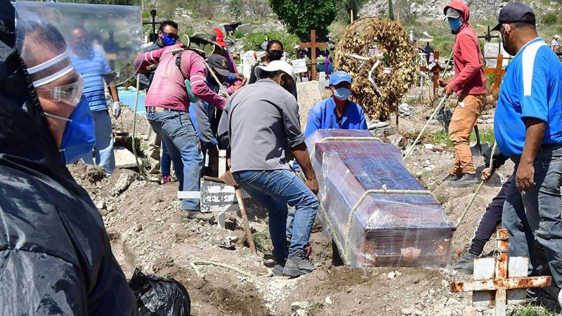 México supera al Reino Unido y es el tercer país con mayor cifra de muertos