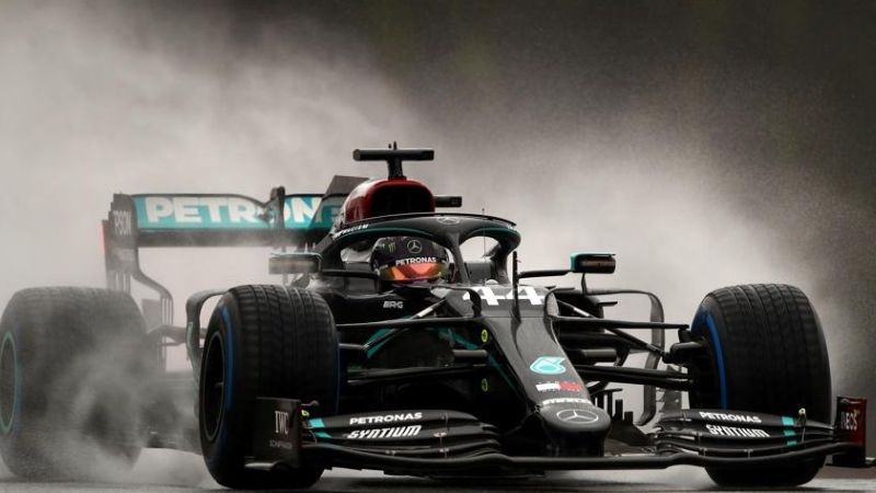 Hamilton y Bottas, con Mercedes, largan adelante en Gran Bretaña