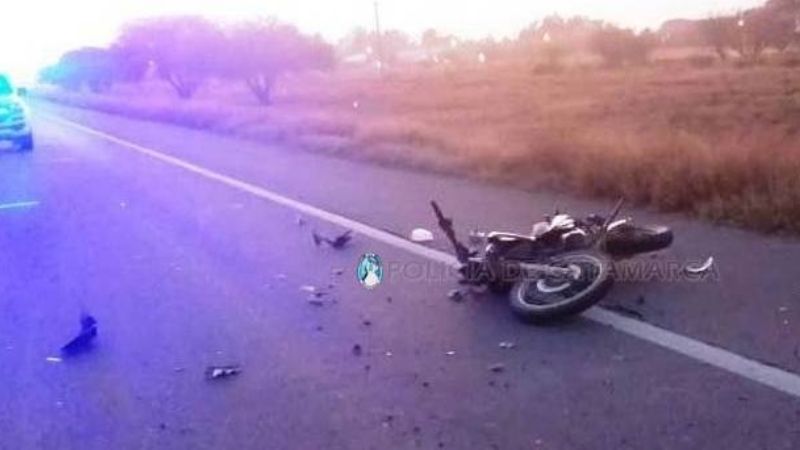 Motociclista embistió a un caballo en la ruta