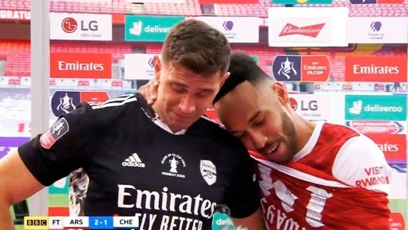 La emoción de Emiliano Martínez tras ganar la FA Cup