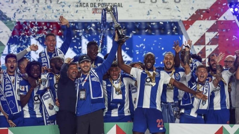 Porto venció a Benfica y metió "doblete" con la Copa
