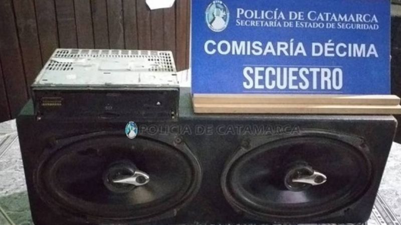 Atrapan a ladrones de estéreos