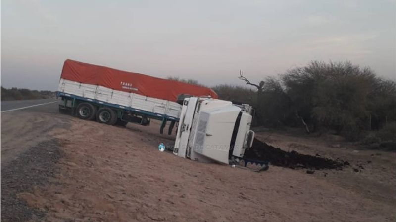 Volcó un camión cerca de Chumbicha