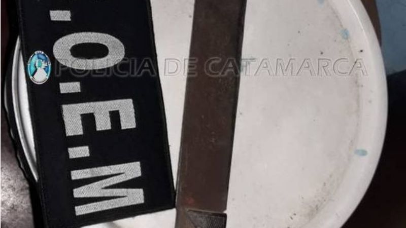 Consumía bebidas alcohólicas en la calle con un machete al lado