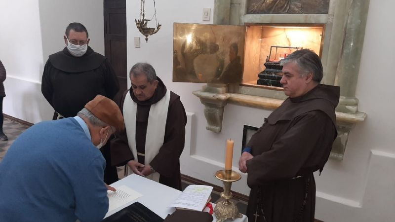 Celebran a Santa Clara de Asís en el Convento San Francisco