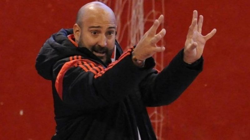 Por causa de abuso sexual, River despidió a DT de vóley