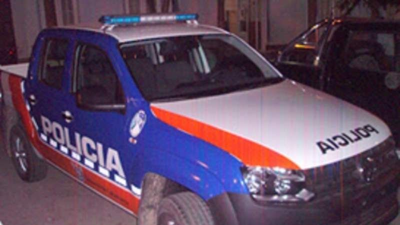 Resguardaron a un niño que intentó ingresar a una casa por la ventana