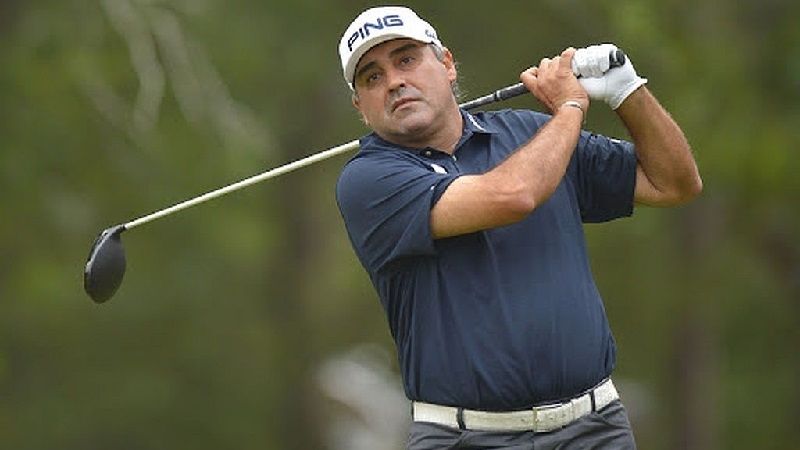 Ordenan detener al golfista "Pato" Cabrera por violar restricción