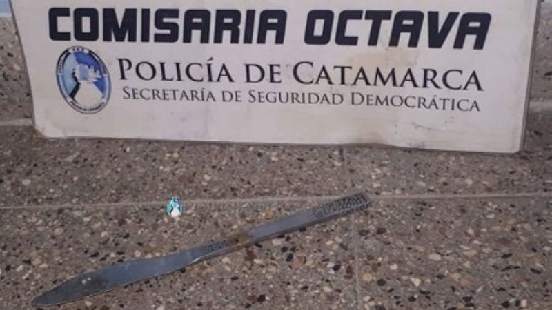 Aprehenden a un joven y secuestran un arma blanca