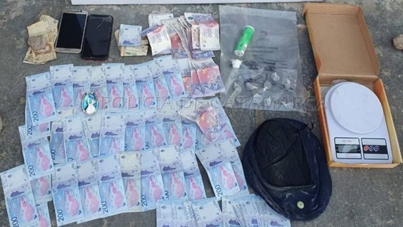 Detienen a personas, y secuestran drogas y dinero en Recreo