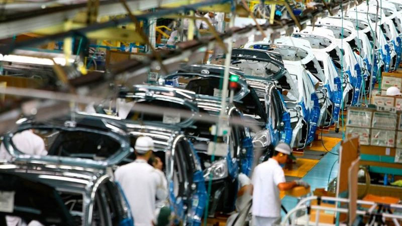 La industria automotriz será la primera en relanzar el plan para "el día después"