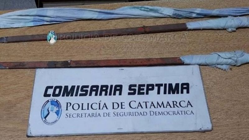 Quiso herir a su madre con dos armas blancas caseras