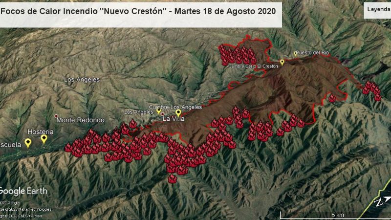 Trabajan sin descanso para apagar el tremendo incendio en Ambato
