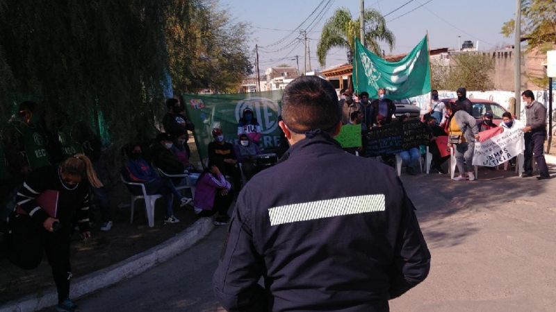 Municipales de Recreo iniciaron huelga de hambre