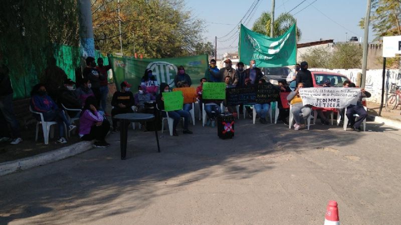 Municipales de Recreo iniciaron huelga de hambre