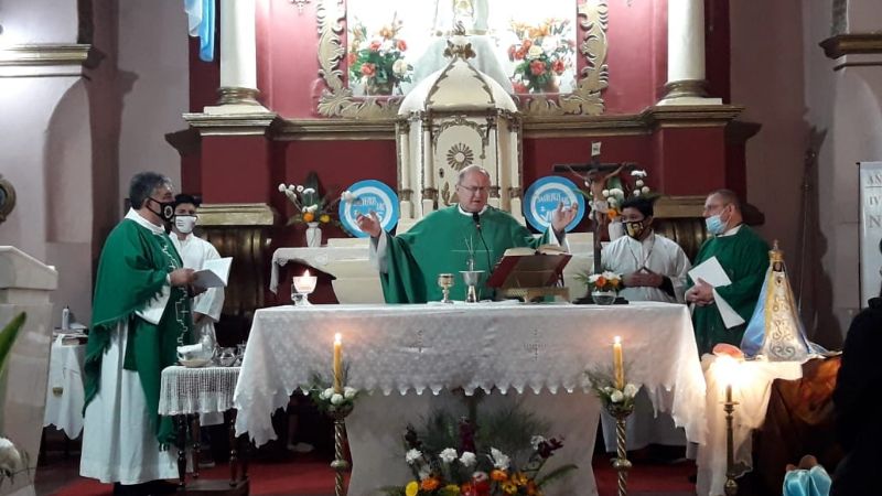 La comunidad de Villa Dolores dio la bienvenida al nuevo párroco