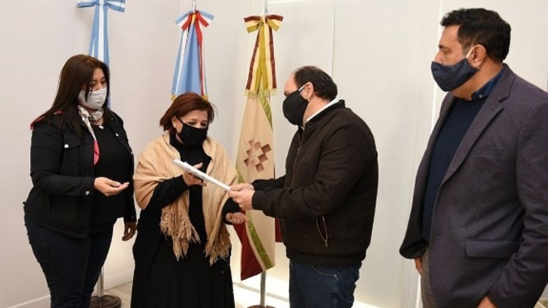 Gustavo Saadi cedió terrenos a dos entidades civiles