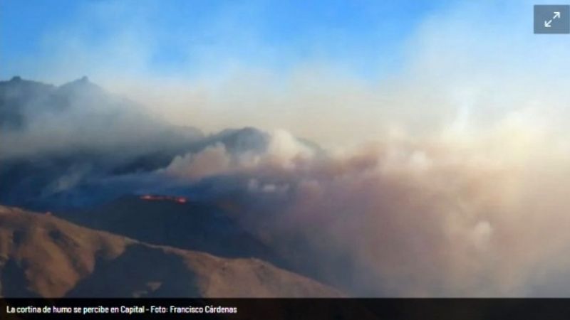 El fuego ya alcanzó la Villa Norte de Los Ángeles