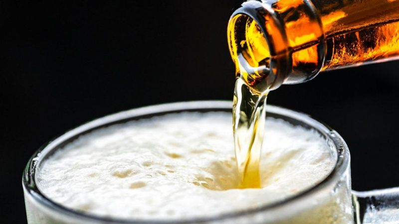 Cada vez más chicos: los adolescentes toman alcohol desde los 16