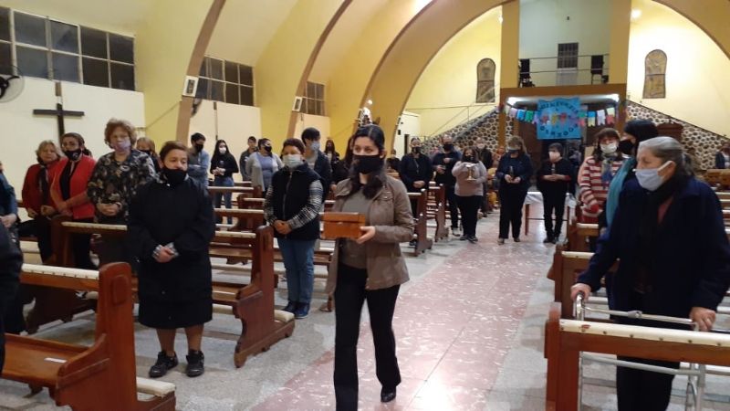La comunidad de Jesús Niño recibió a su nuevo párroco