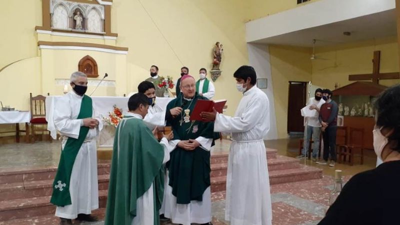 La comunidad de Jesús Niño recibió a su nuevo párroco