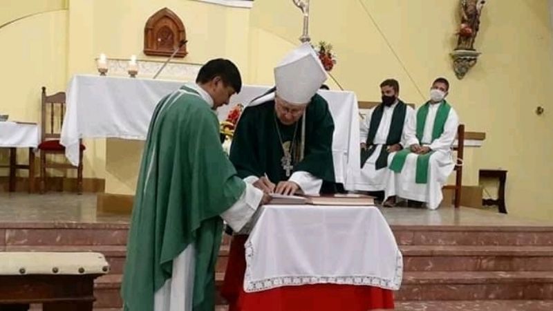 La comunidad de Jesús Niño recibió a su nuevo párroco