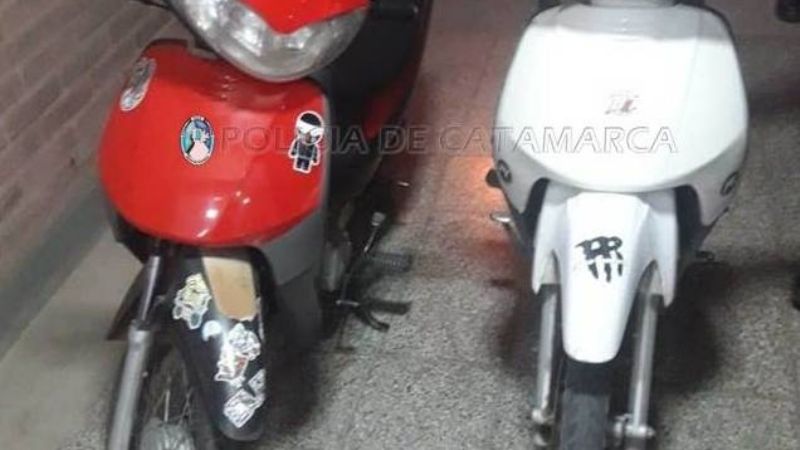 Secuestran cinco vehículos en controles y arrestan a dos jóvenes