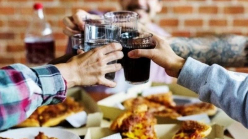 Reiteran que las reuniones sociales continúan prohibidas