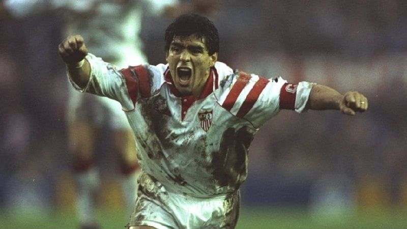 Diego Maradona saludó el título del Sevilla