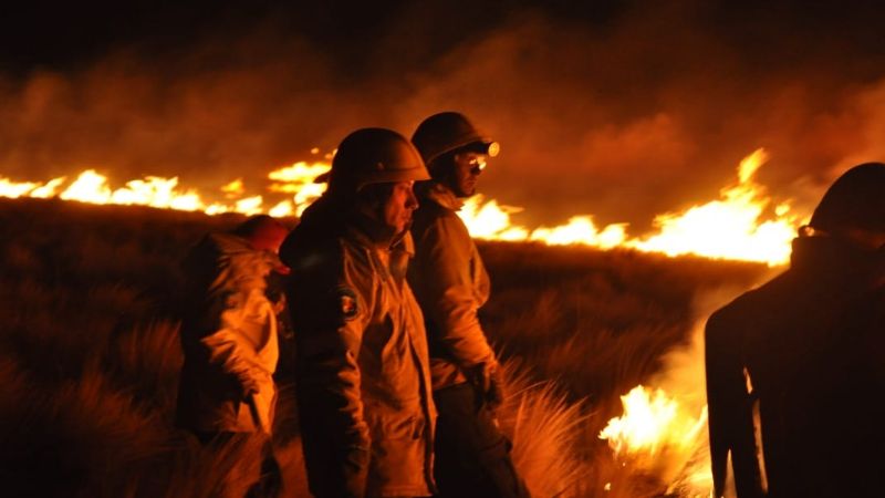 El fuego en el cerro Ancasti está incontrolable
